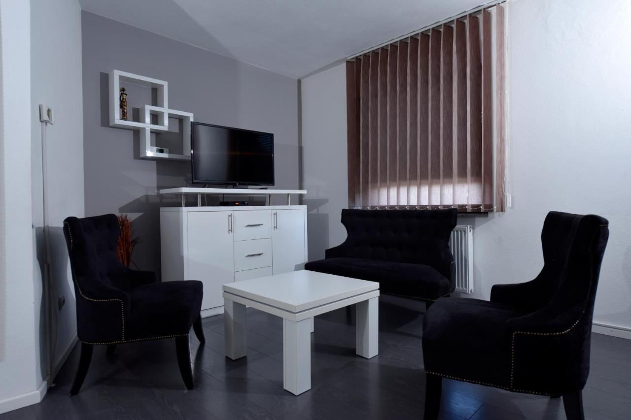 Apartmani I Bungalovi Trojka Баня-Лука Екстер'єр фото