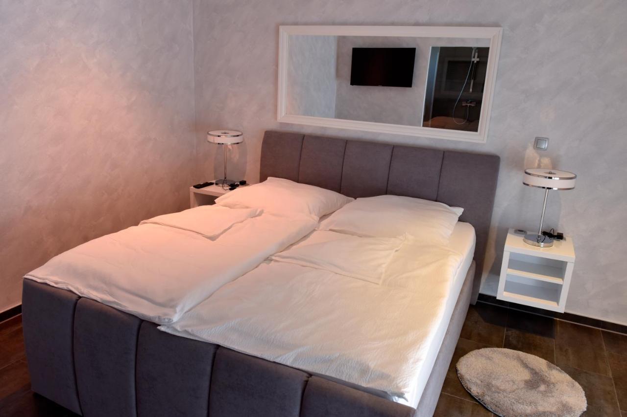 Apartmani I Bungalovi Trojka Баня-Лука Екстер'єр фото