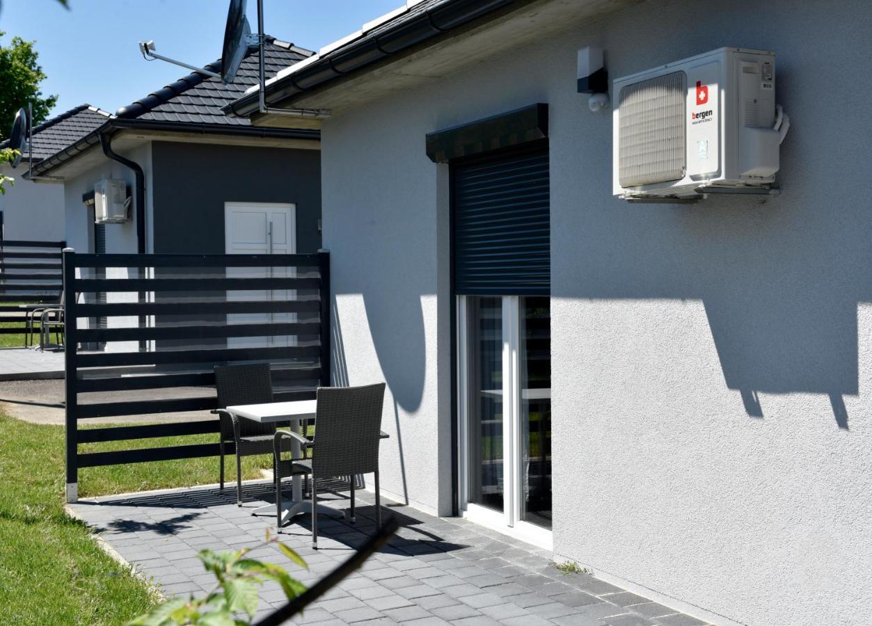 Apartmani I Bungalovi Trojka Баня-Лука Екстер'єр фото