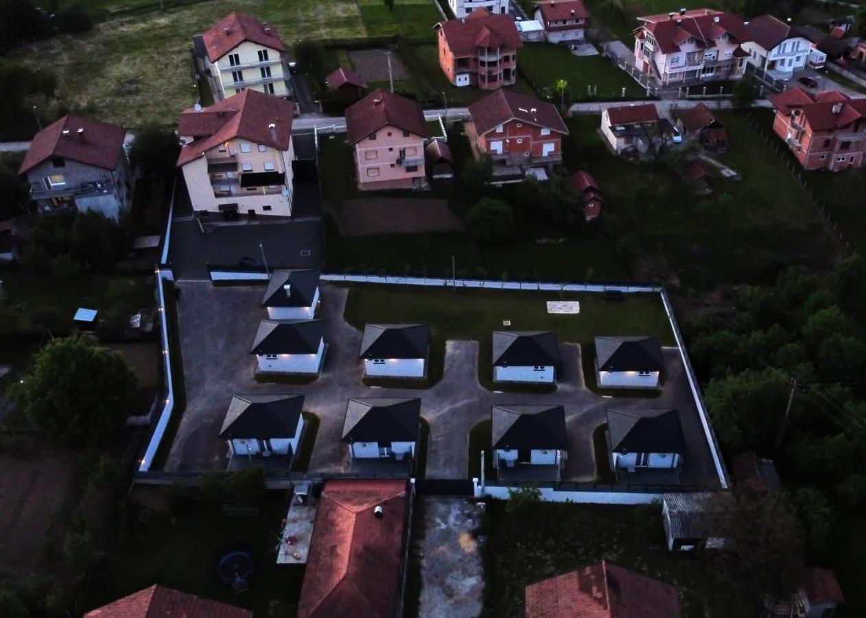 Apartmani I Bungalovi Trojka Баня-Лука Екстер'єр фото