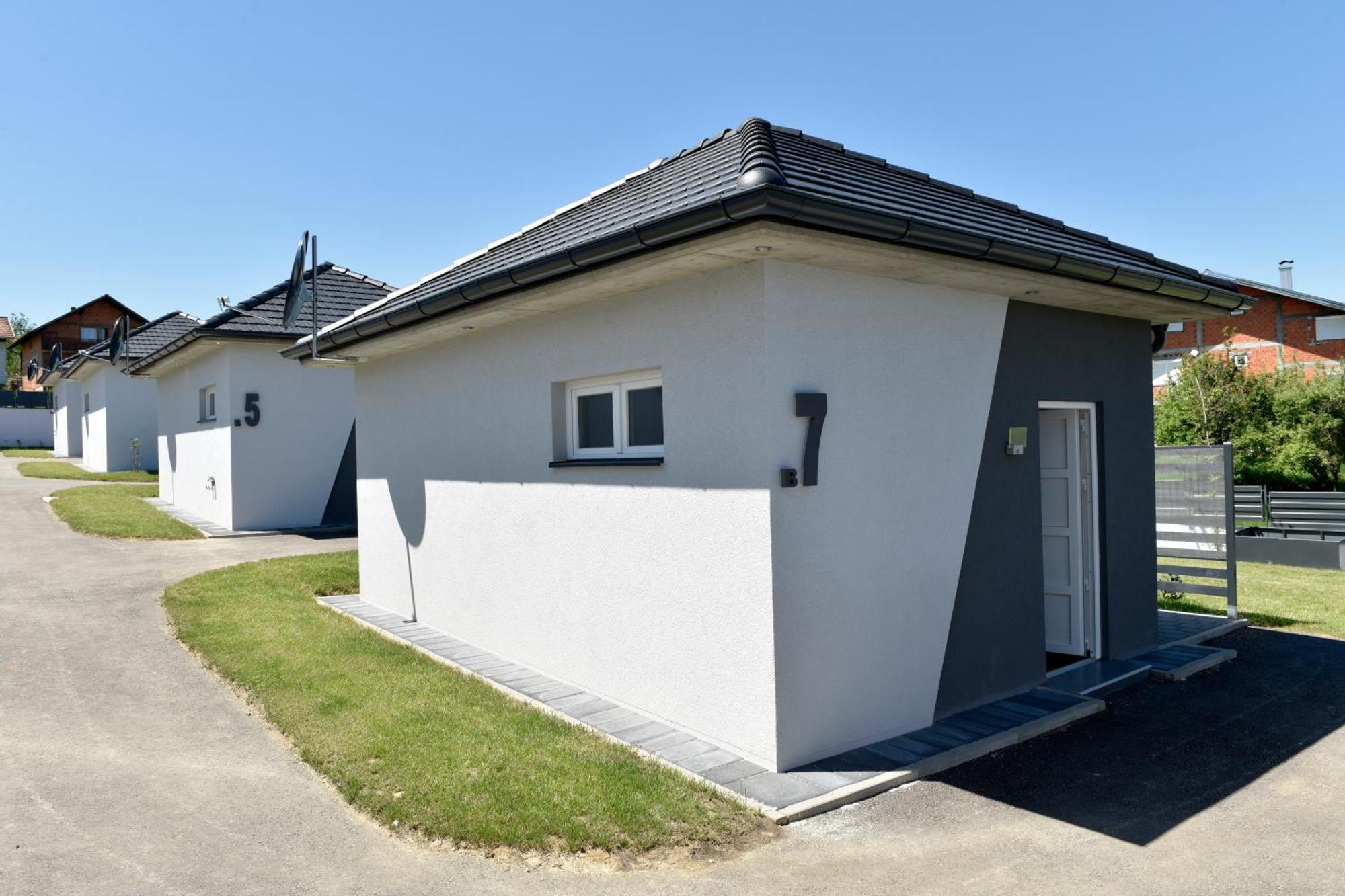 Apartmani I Bungalovi Trojka Баня-Лука Номер фото