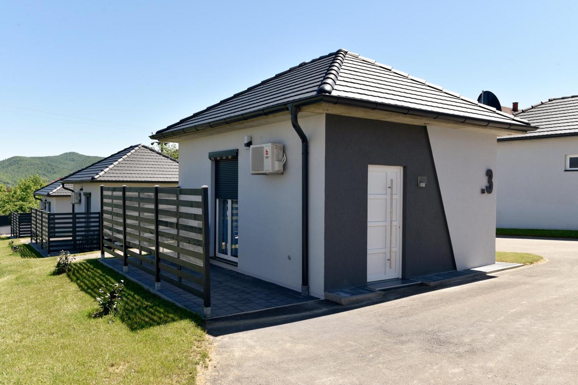 Apartmani I Bungalovi Trojka Баня-Лука Номер фото